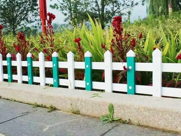 草坪护栏