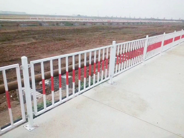 工地基坑防护栏杆